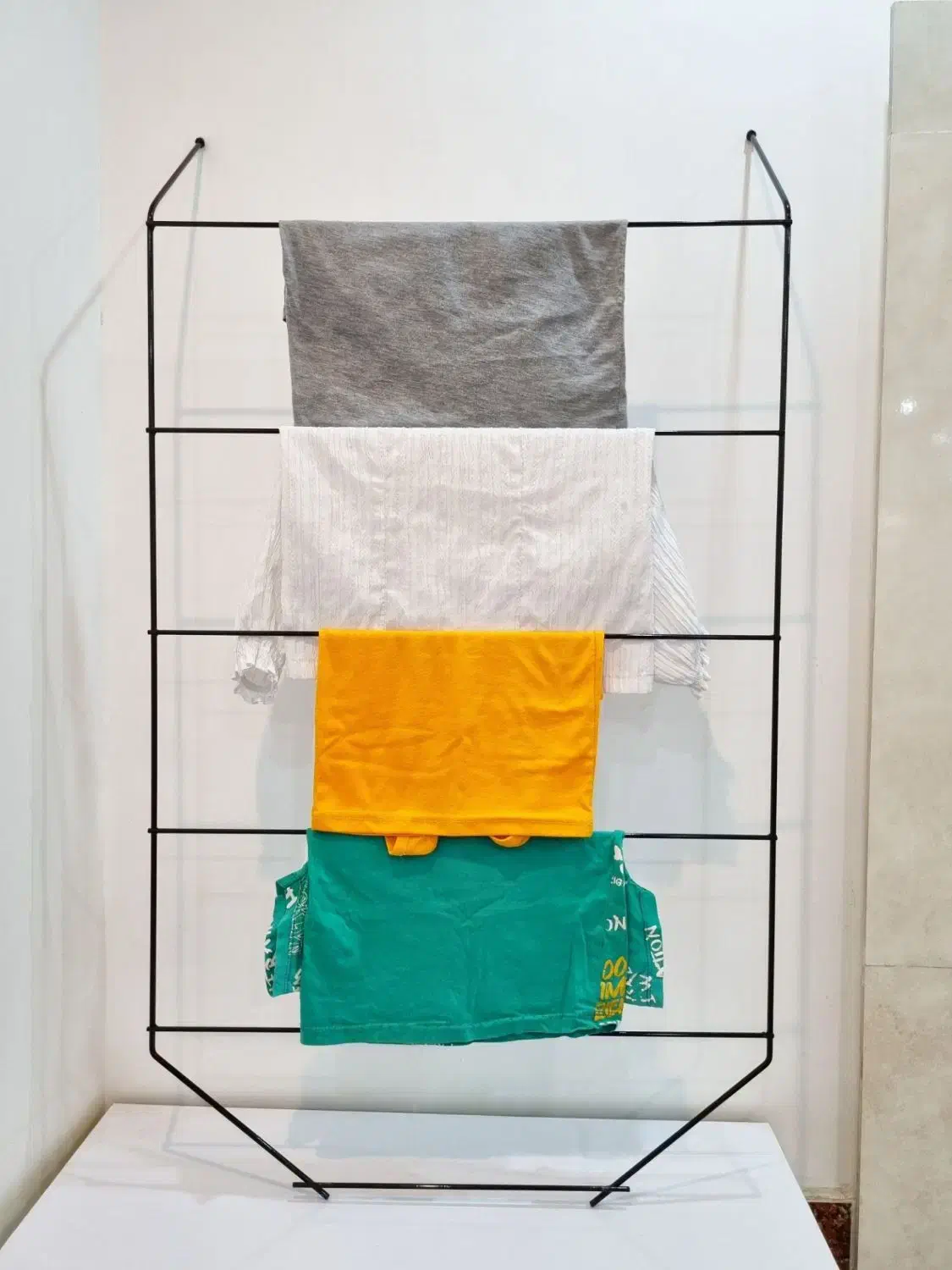 بندرخت روبخاری|بندرخت و رخت‌آویز|سنگدوین, |دیوار