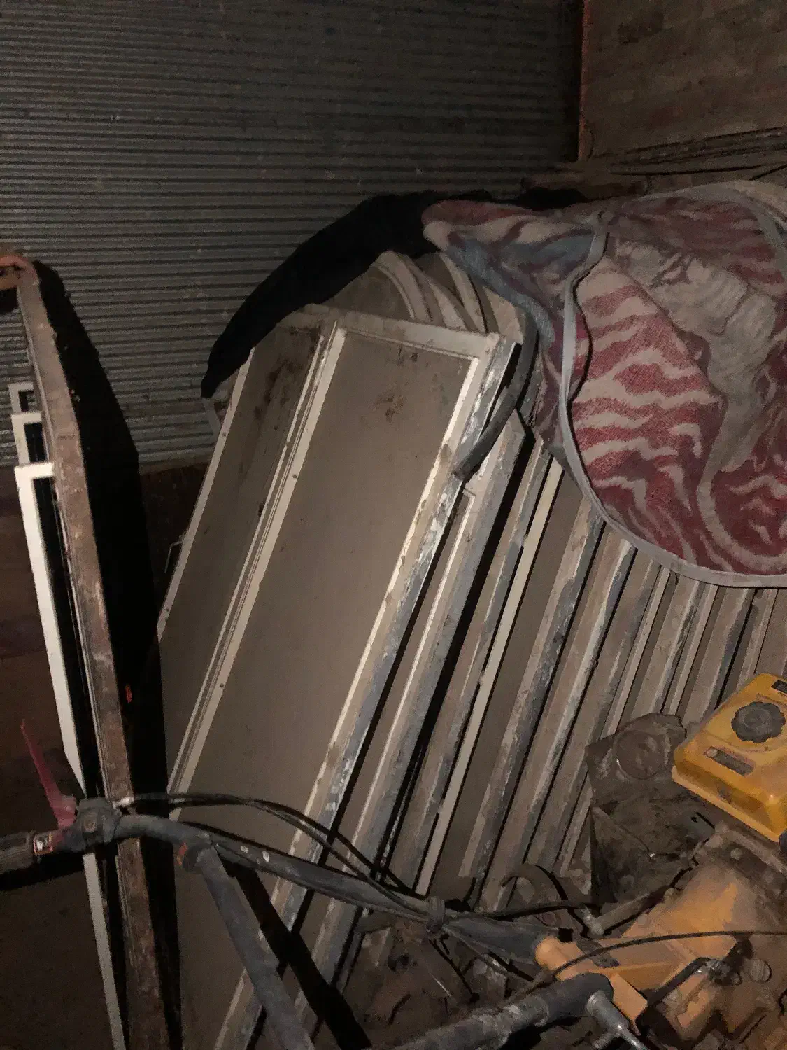 پنجره اهنی سنگین سالم|مصالح و تجهیزات ساختمان|سلماس, |دیوار