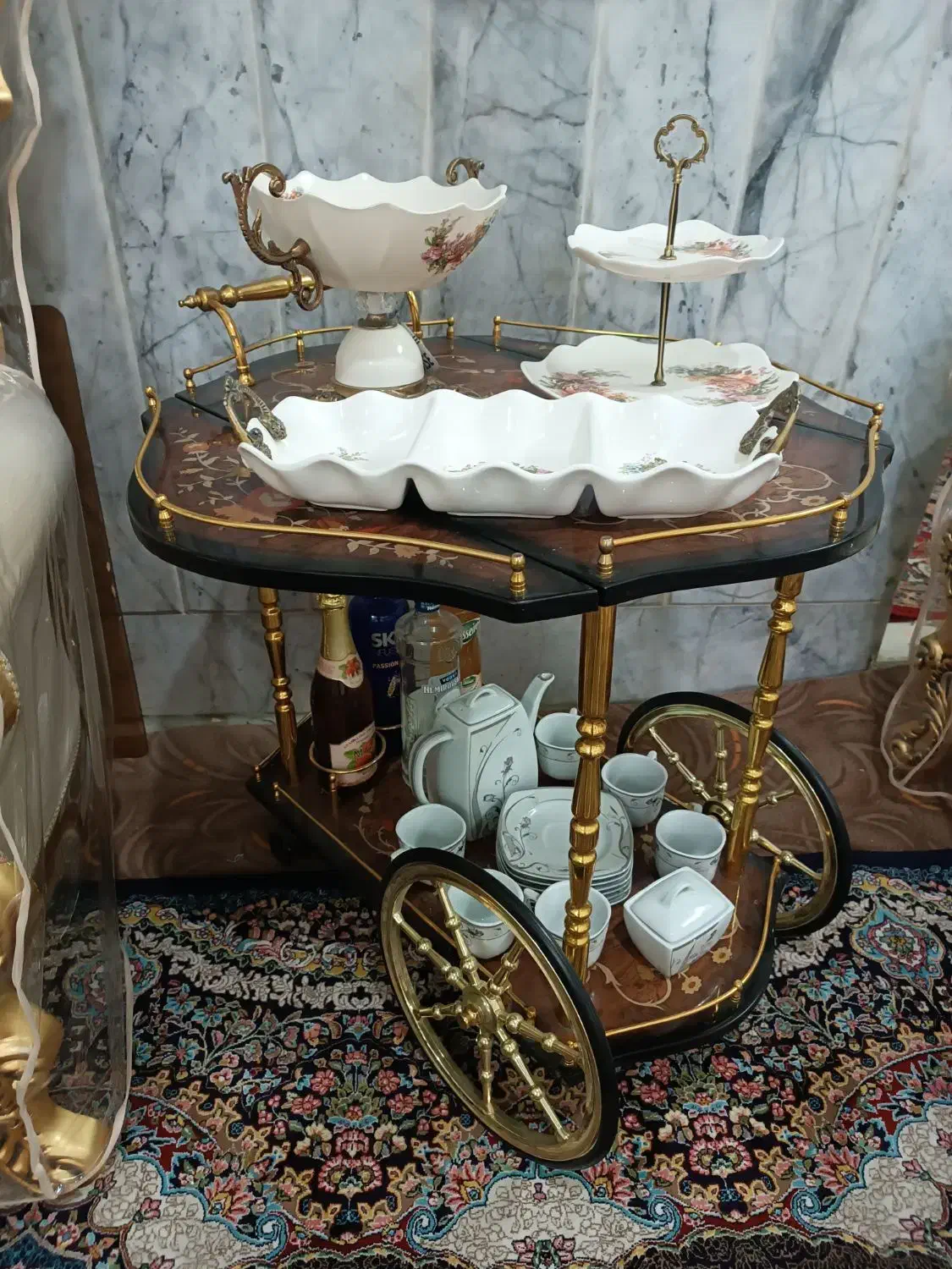 میزبار میز بار درحداک مناسب جهیزیه|مبلمان خانگی و میز عسلی|مشهد, سپاد|دیوار