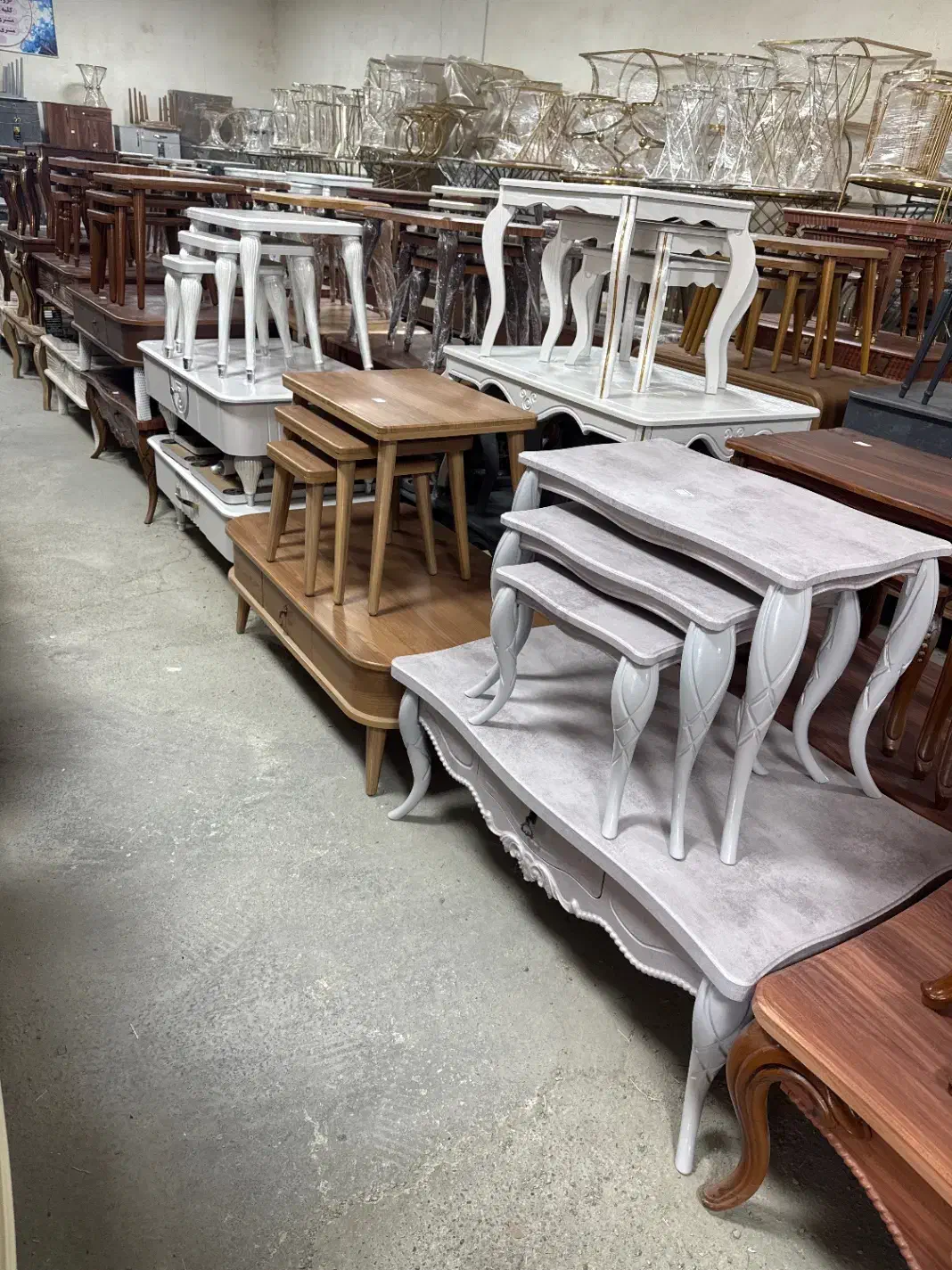 مرکز پخش جلومبلی چمدانی فلزی وکیوم‌ جلو مبلی عسلی|مبلمان خانگی و میز عسلی|ارومیه, |دیوار