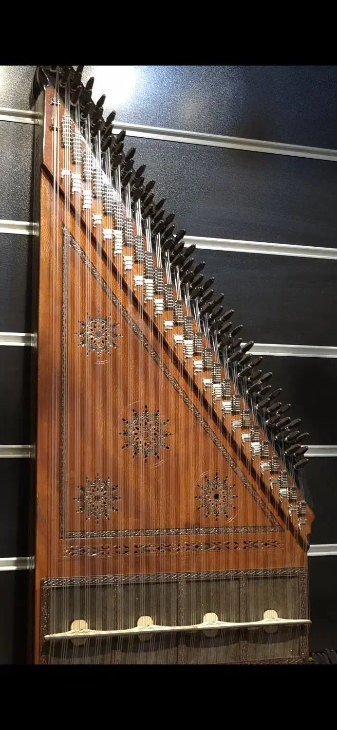 قانون مصطفی ساغلام|سازهای سنتی|تهران, بهارستان|دیوار