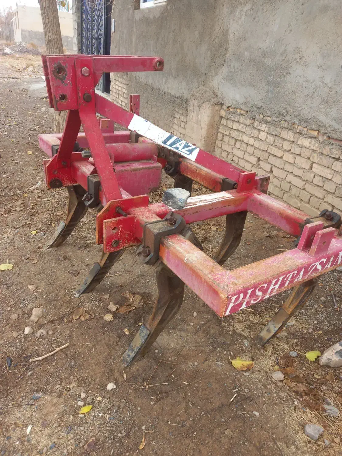 چیزل|ماشین‌آلات صنعتی|جغتای, |دیوار