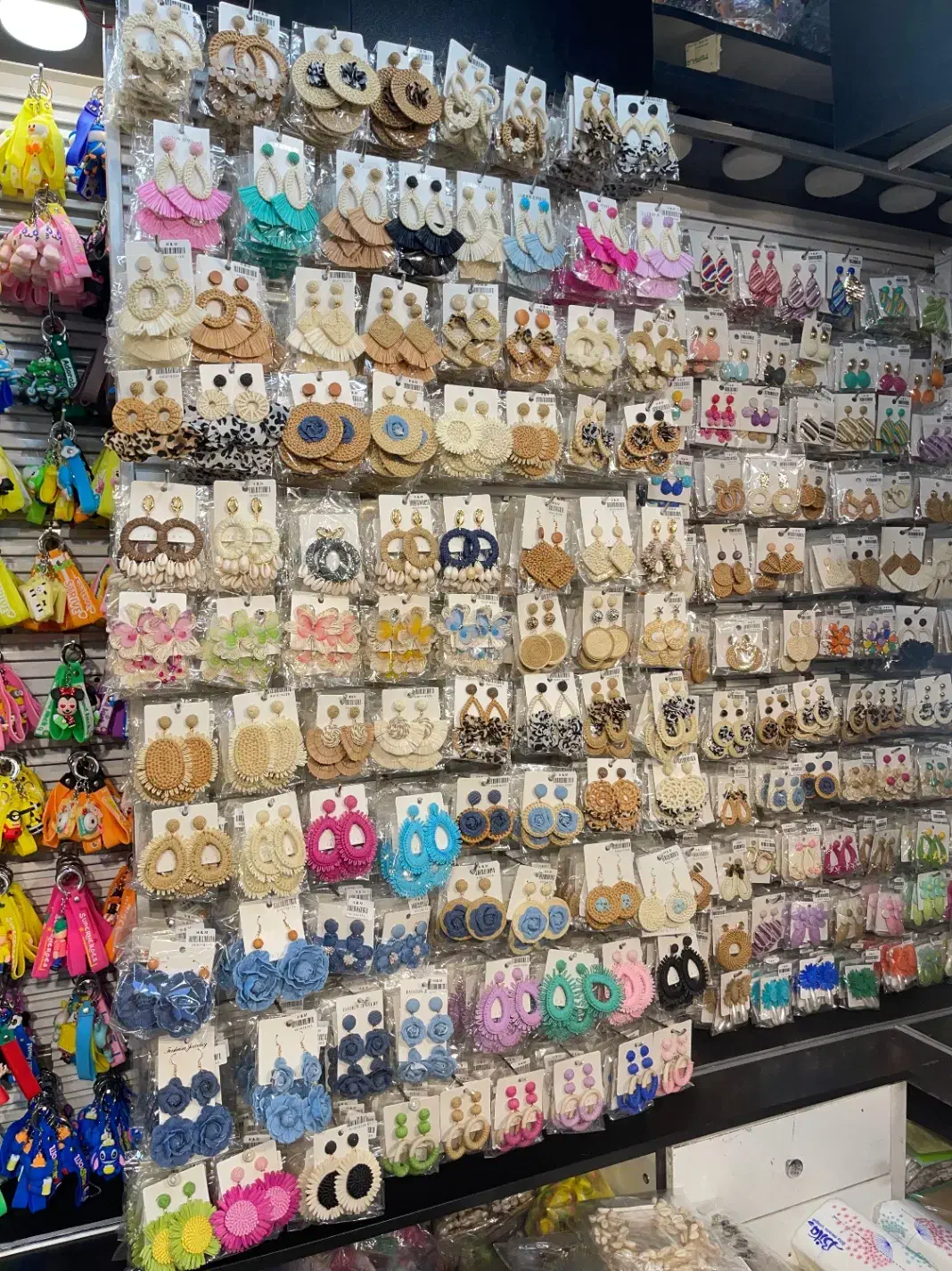 فروشنده خانم|استخدام بازاریابی و فروش|زنجان, |دیوار