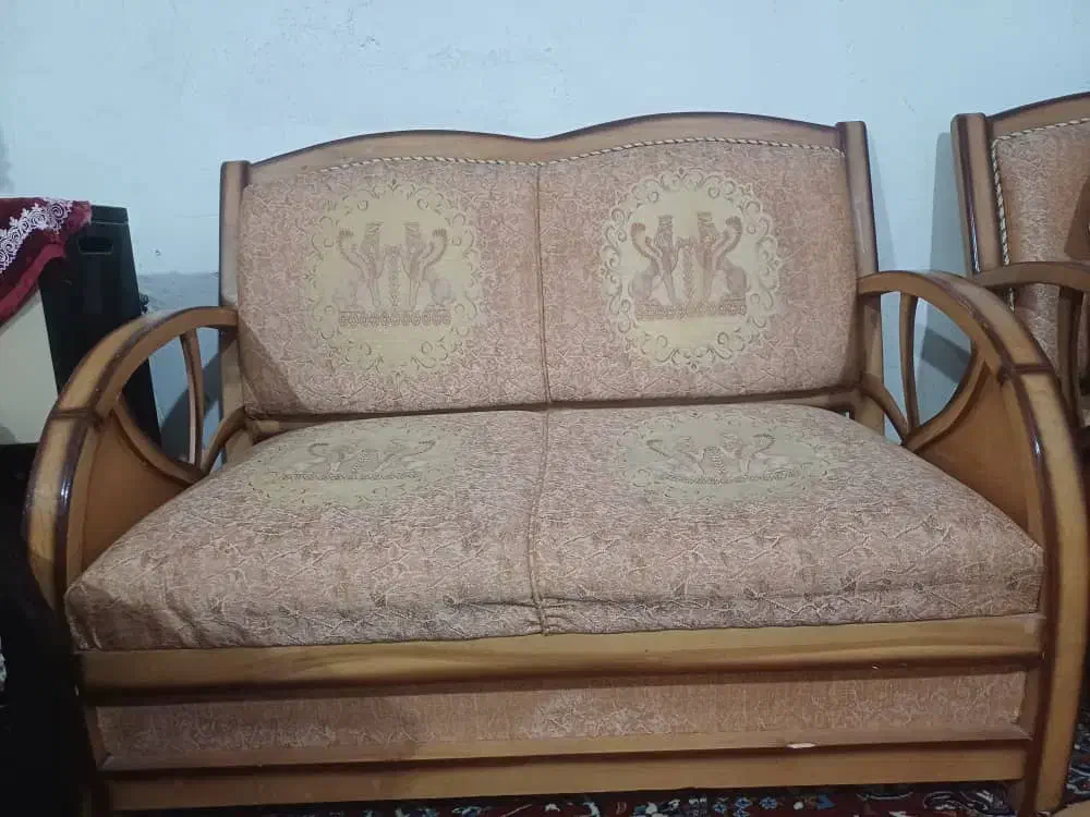 مبل دسته دوم در حد نو تمیز|مبلمان خانگی و میز عسلی|شیراز, باهنر|دیوار