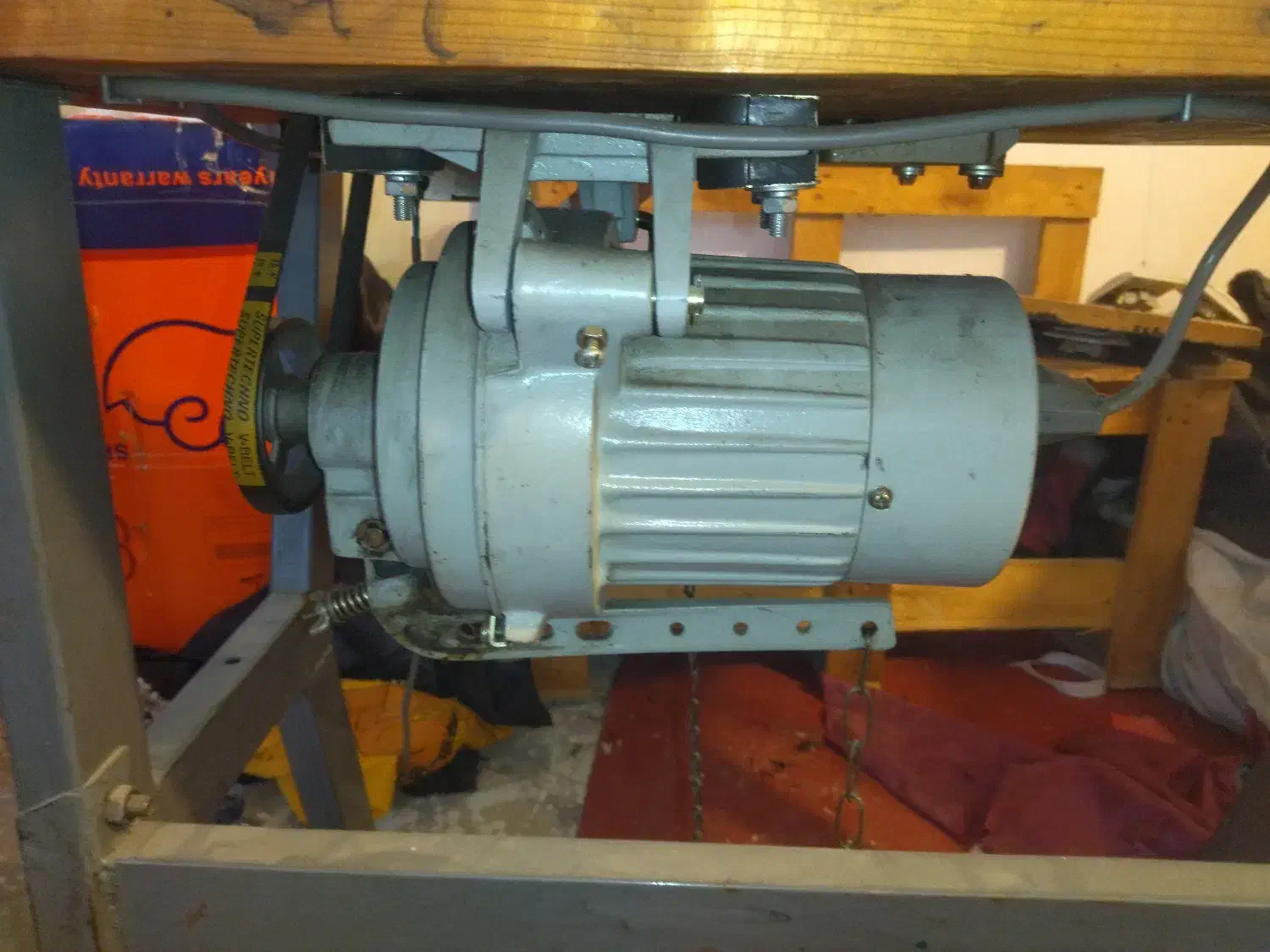 سردوز جک ۳نخ|چرخ خیاطی و ریسندگی|بومهن, |دیوار