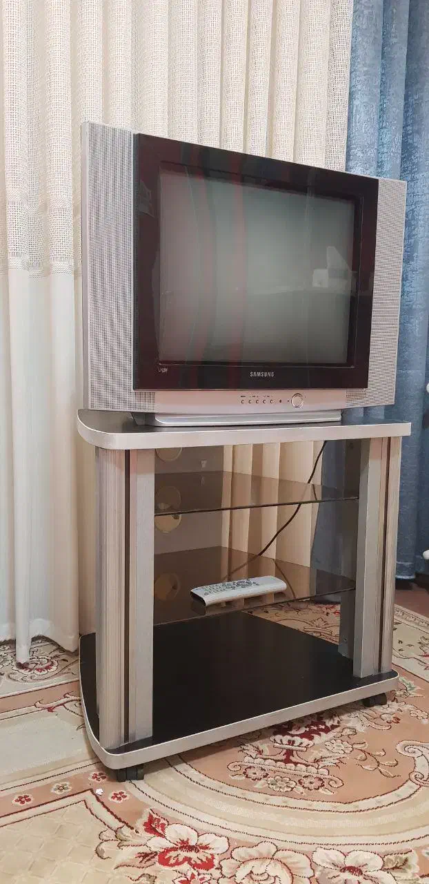 تلویزیون سامسونگ 21 اینچ با میز|تلویزیون و پروژکتور|یزد, |دیوار