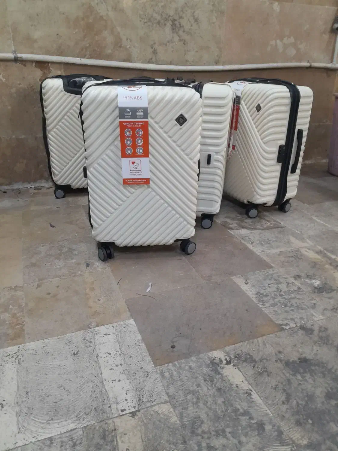 چمدان مسافرتی|کیف، کفش، کمربند|پاکدشت, کبودگنبد|دیوار