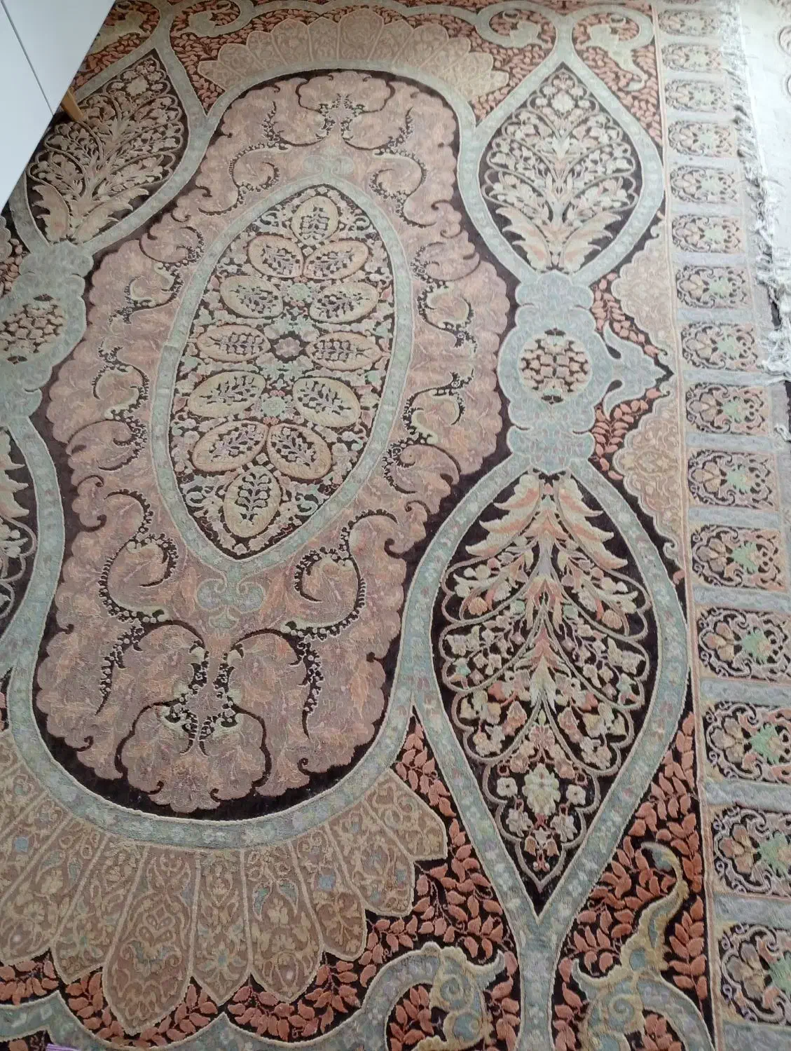 فروش لوازم منزل قیمت مناسب|فرش|ساری, |دیوار