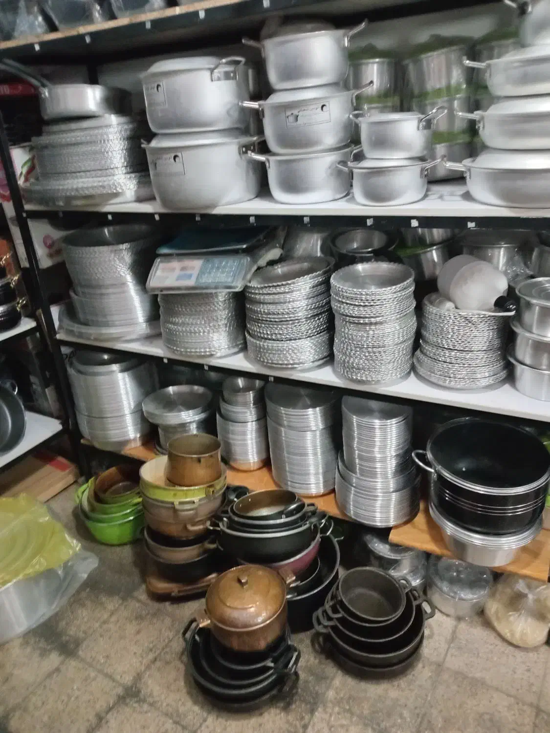 روحی.عمده|ظروف پختوپز|تهران, اتابک|دیوار