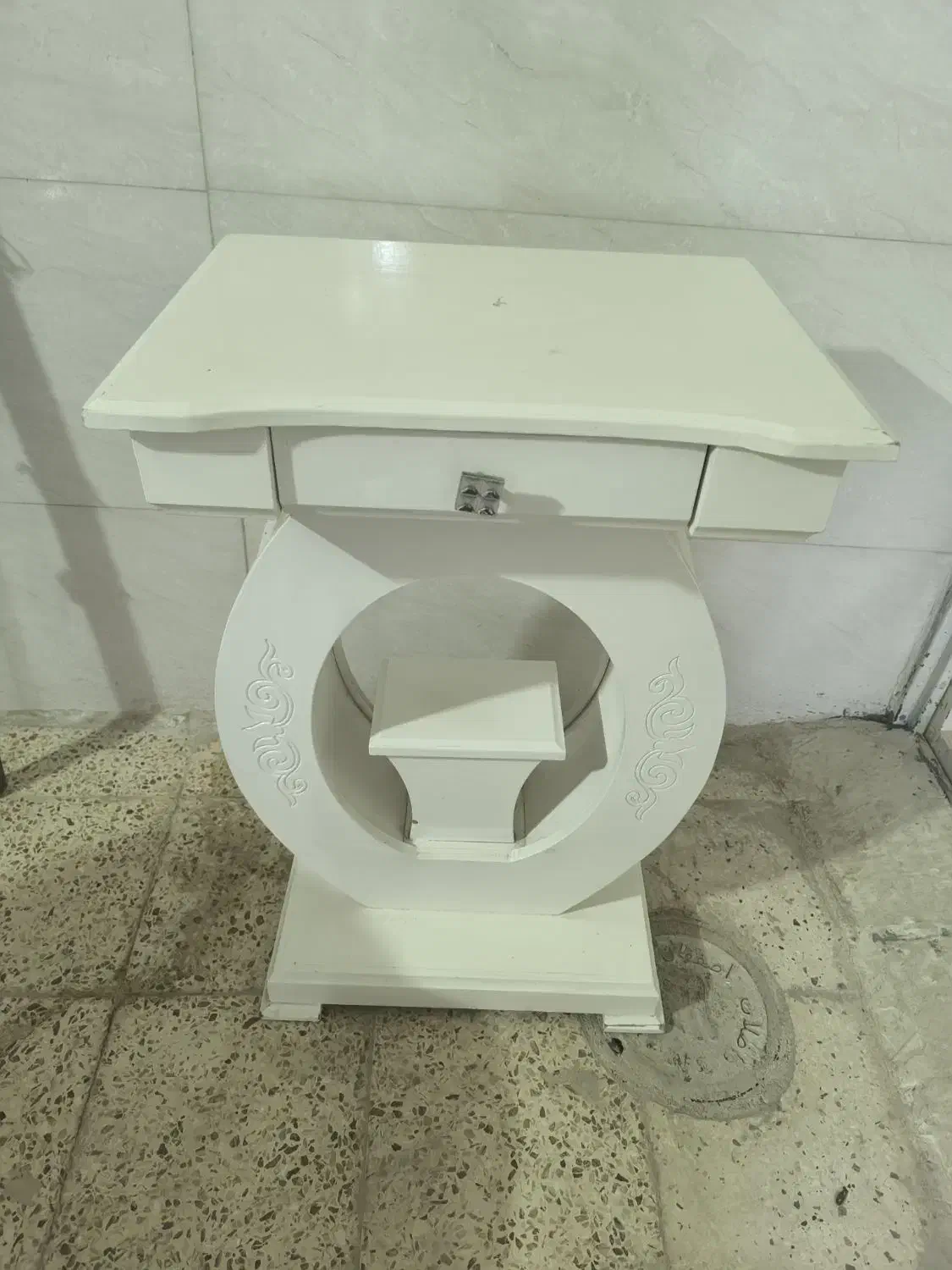 میز تلفن|میز تلفن|اصفهان, ارزنان|دیوار