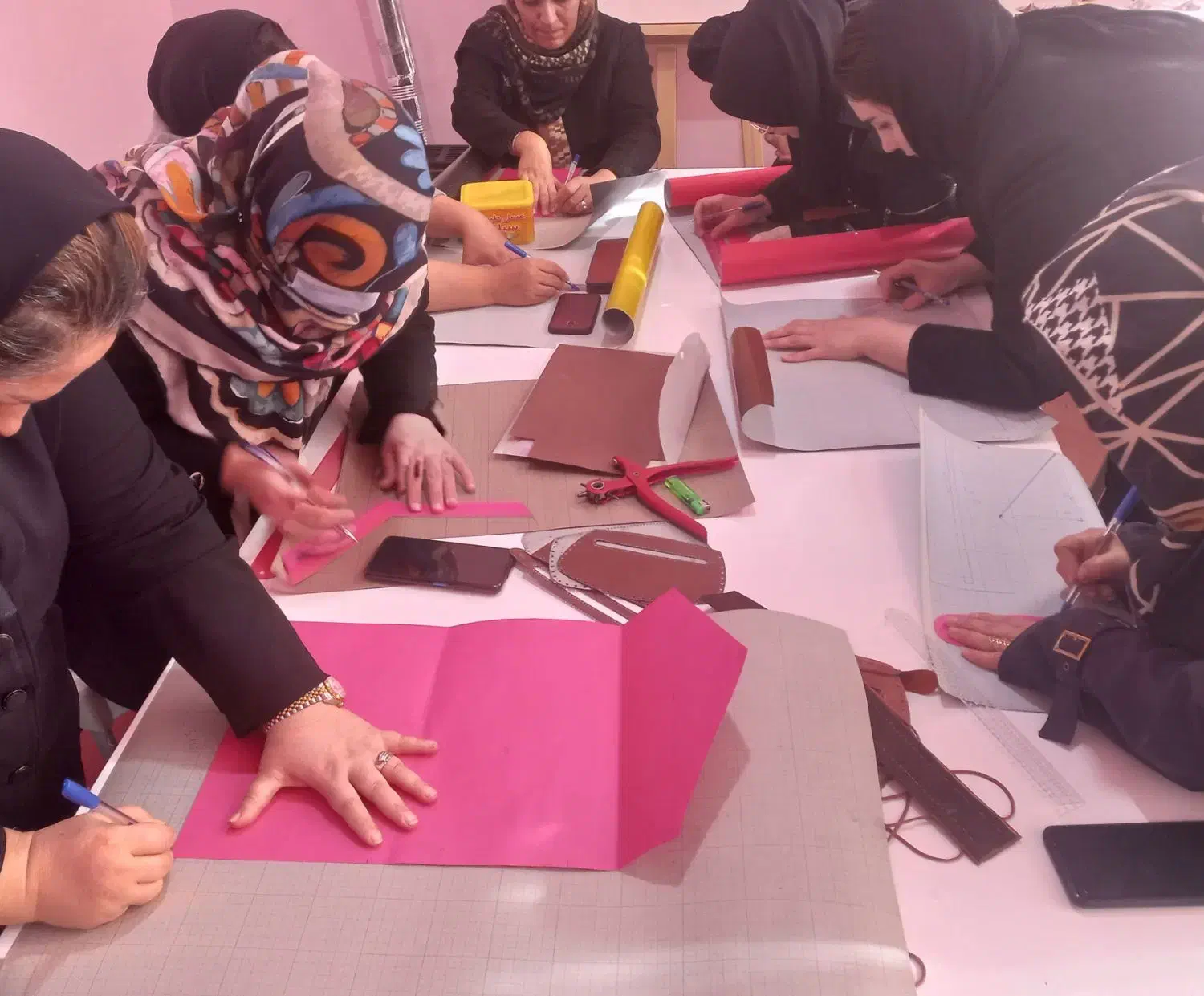 آموزش چرم دوزی به صورت حرفه ای|خدمات آموزشی|اردبیل, |دیوار