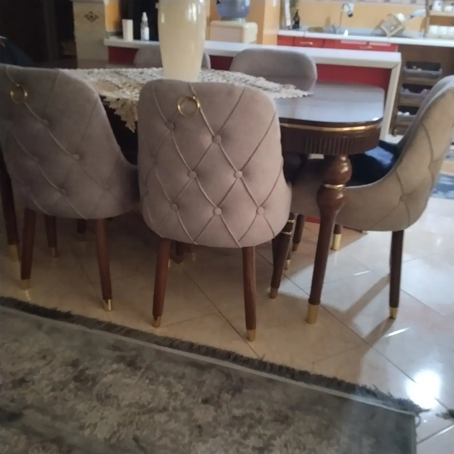 ناهار خوری ومبلمان چستر به فروش میرسد علت مهاجرت|مبلمان خانگی و میز عسلی|اندیشه, اندیشه فاز ۳|دیوار