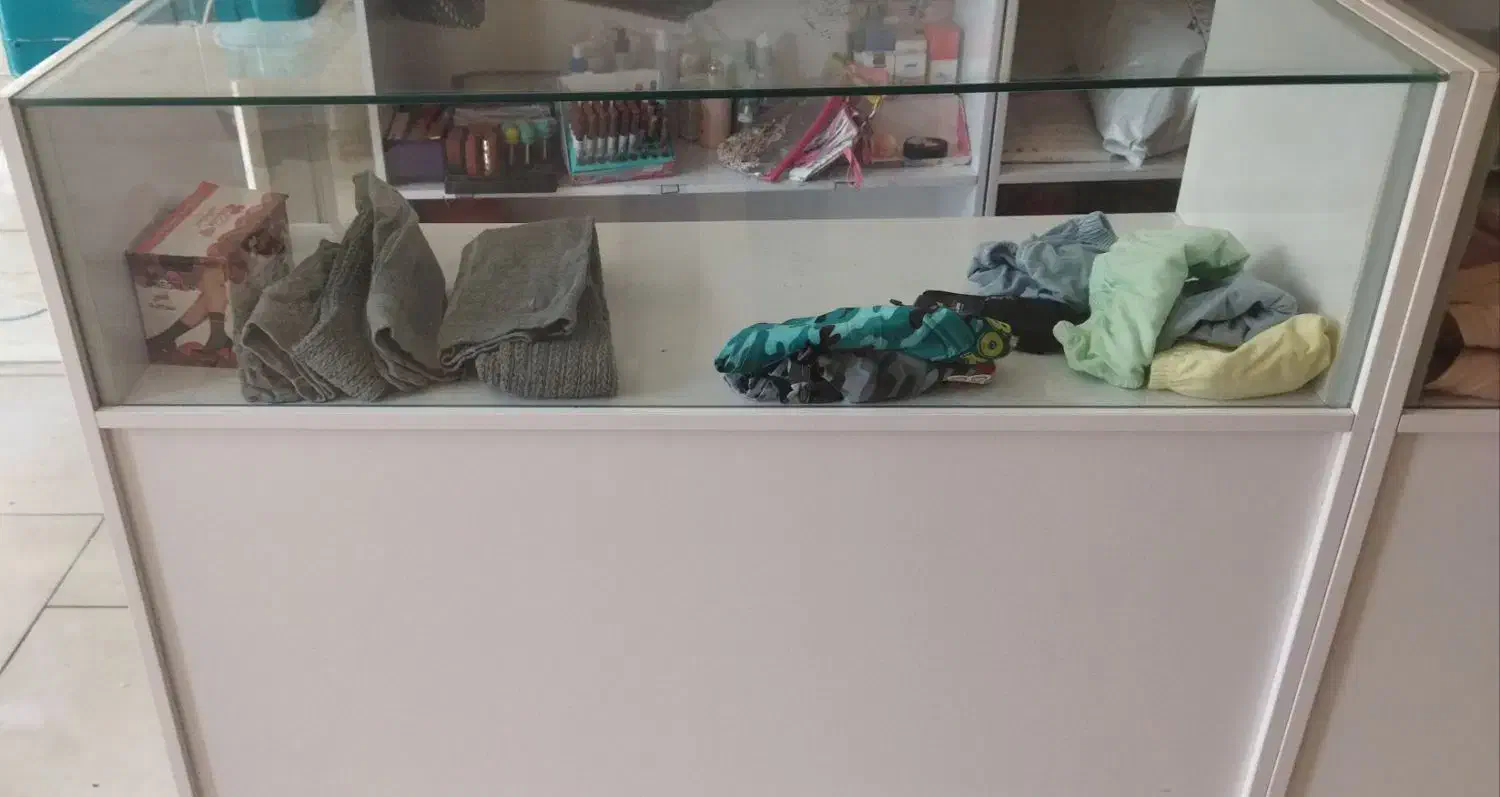 ویترین مغازه جای لباس|فروشگاه و مغازه|فردیس, شهرک وحدت|دیوار