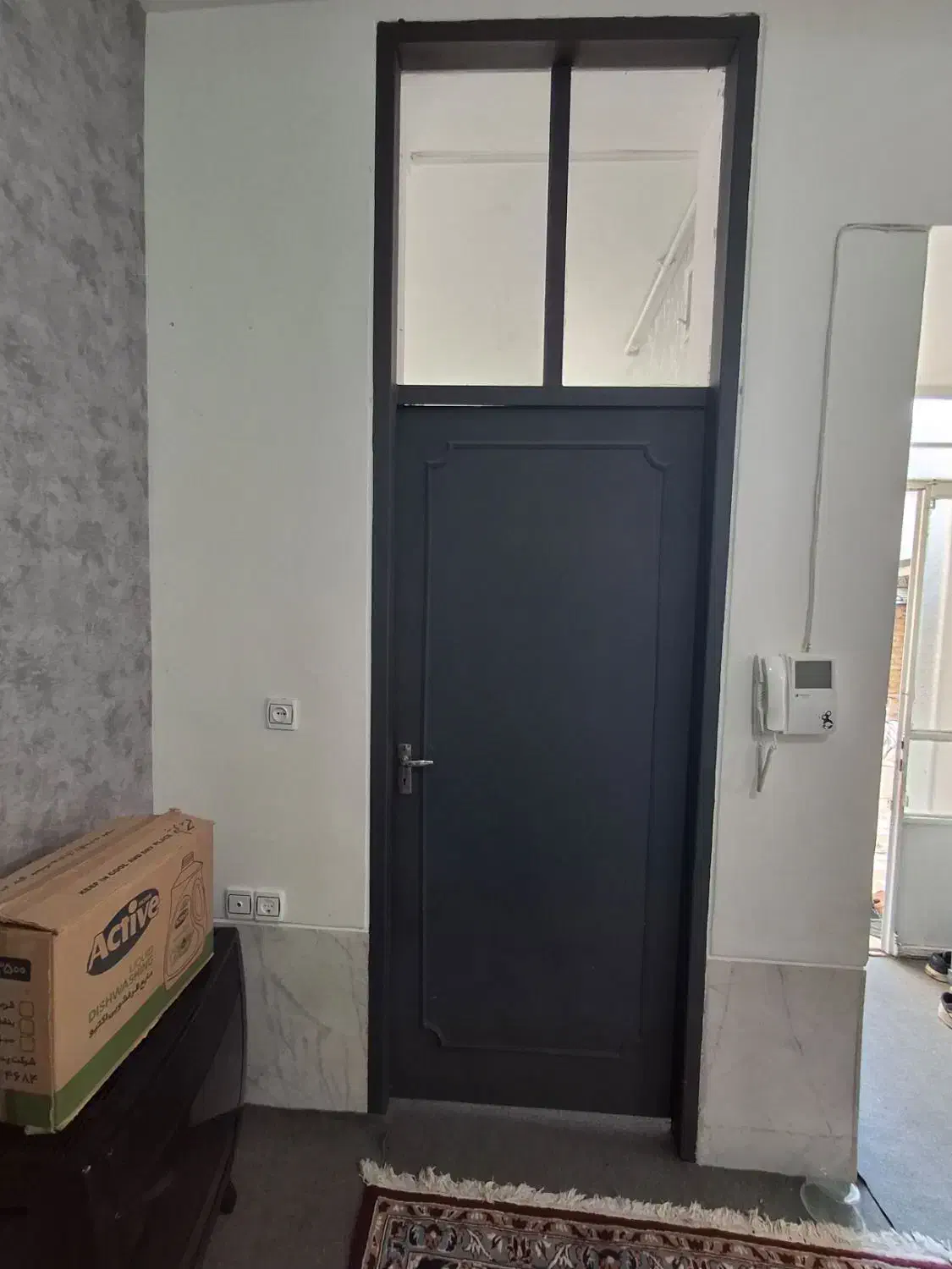 درب چوبی همراه با چارچوب و قفل سالم|مصالح و تجهیزات ساختمان|فسا, |دیوار