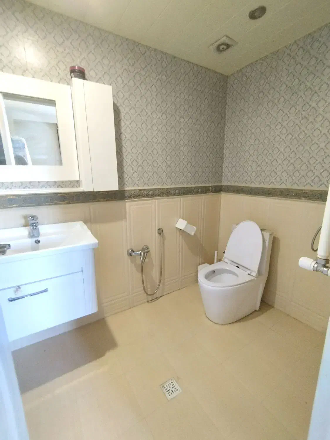 ۱۲۸ متر/۲خواب/دو پارکینگ