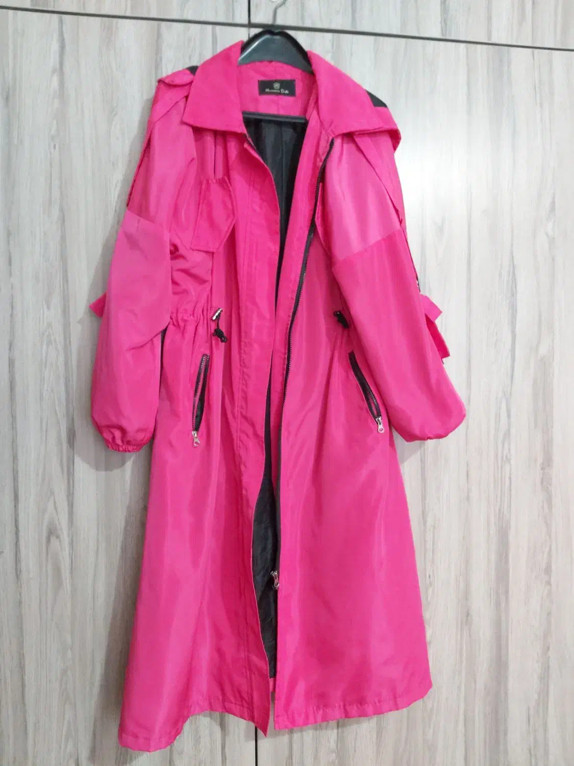 بارانی کاملانو|لباس|بندر انزلی, نوروزی|دیوار