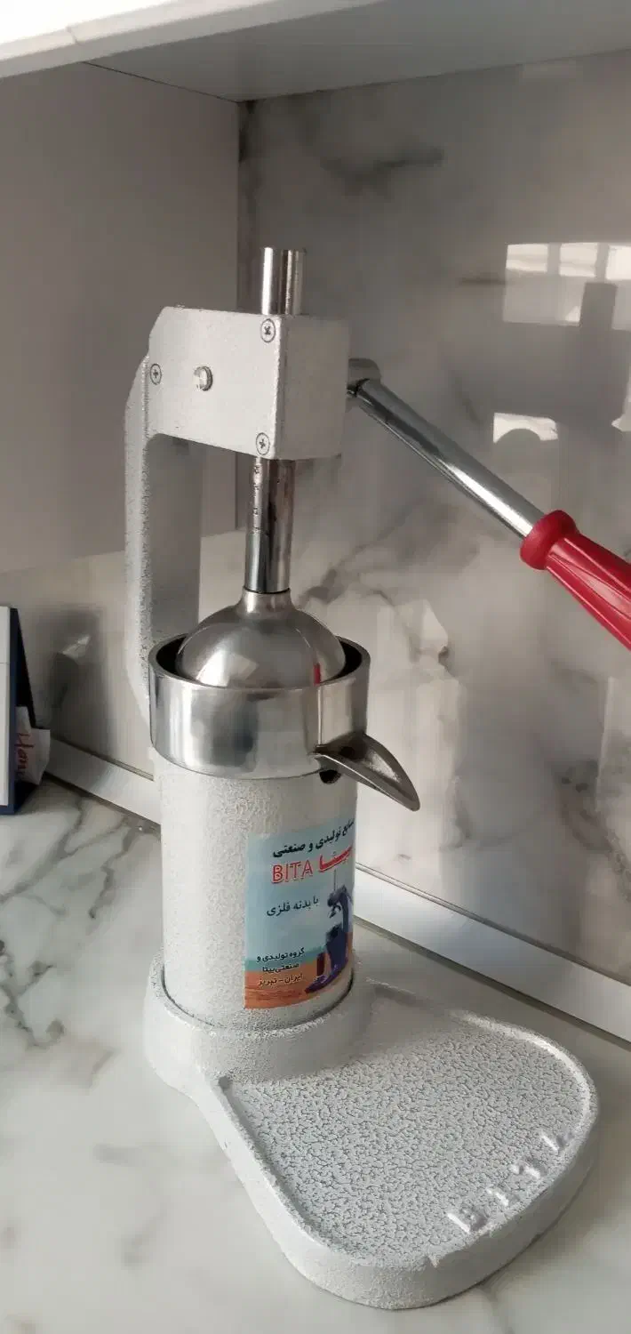 آب انار گیری ظرف وظروف|آبمیوه‌گیر و آب‌مرکبات‌گیر|اراک, |دیوار