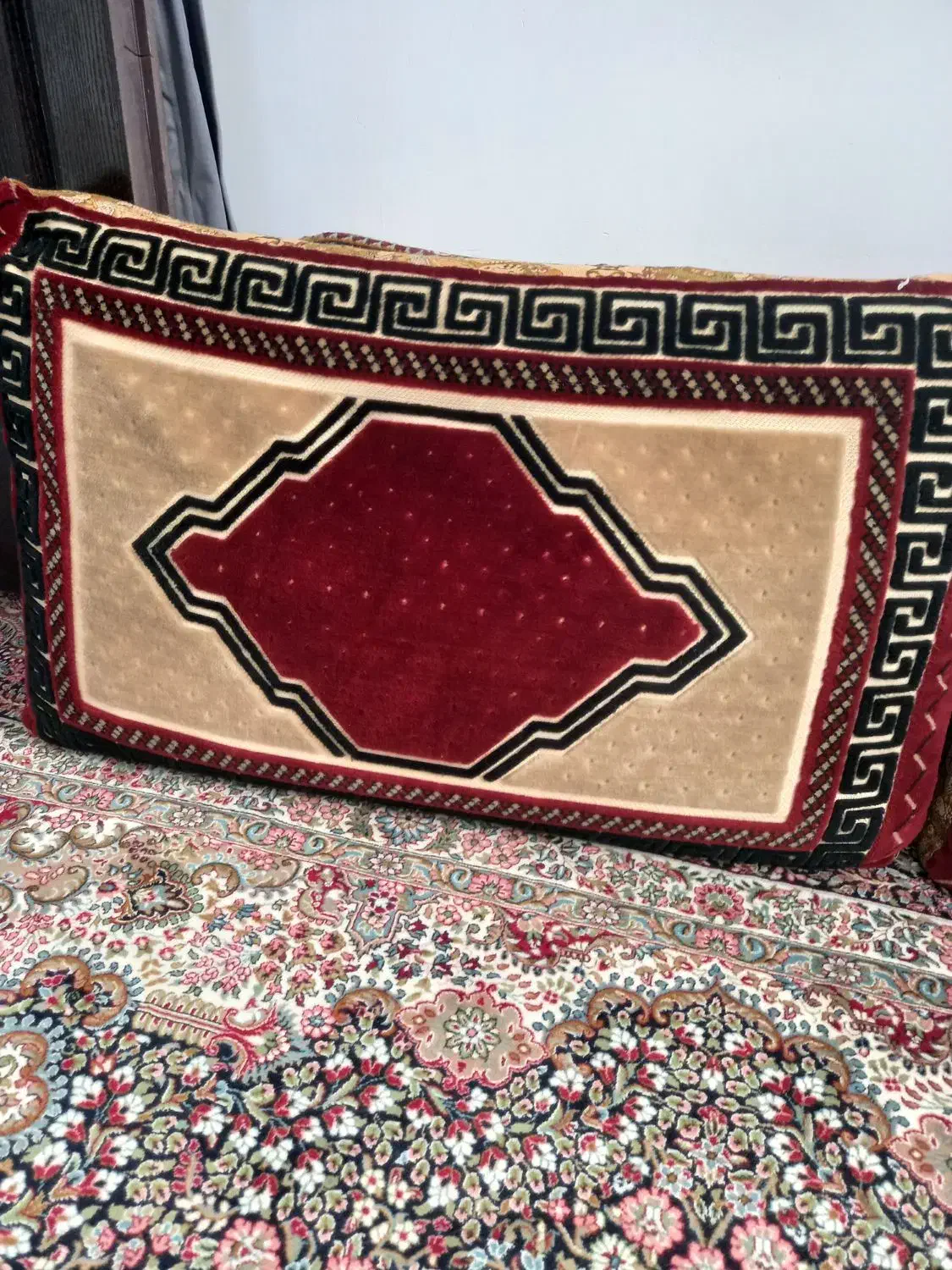 پشتی ابری|پشتی|اراک, |دیوار