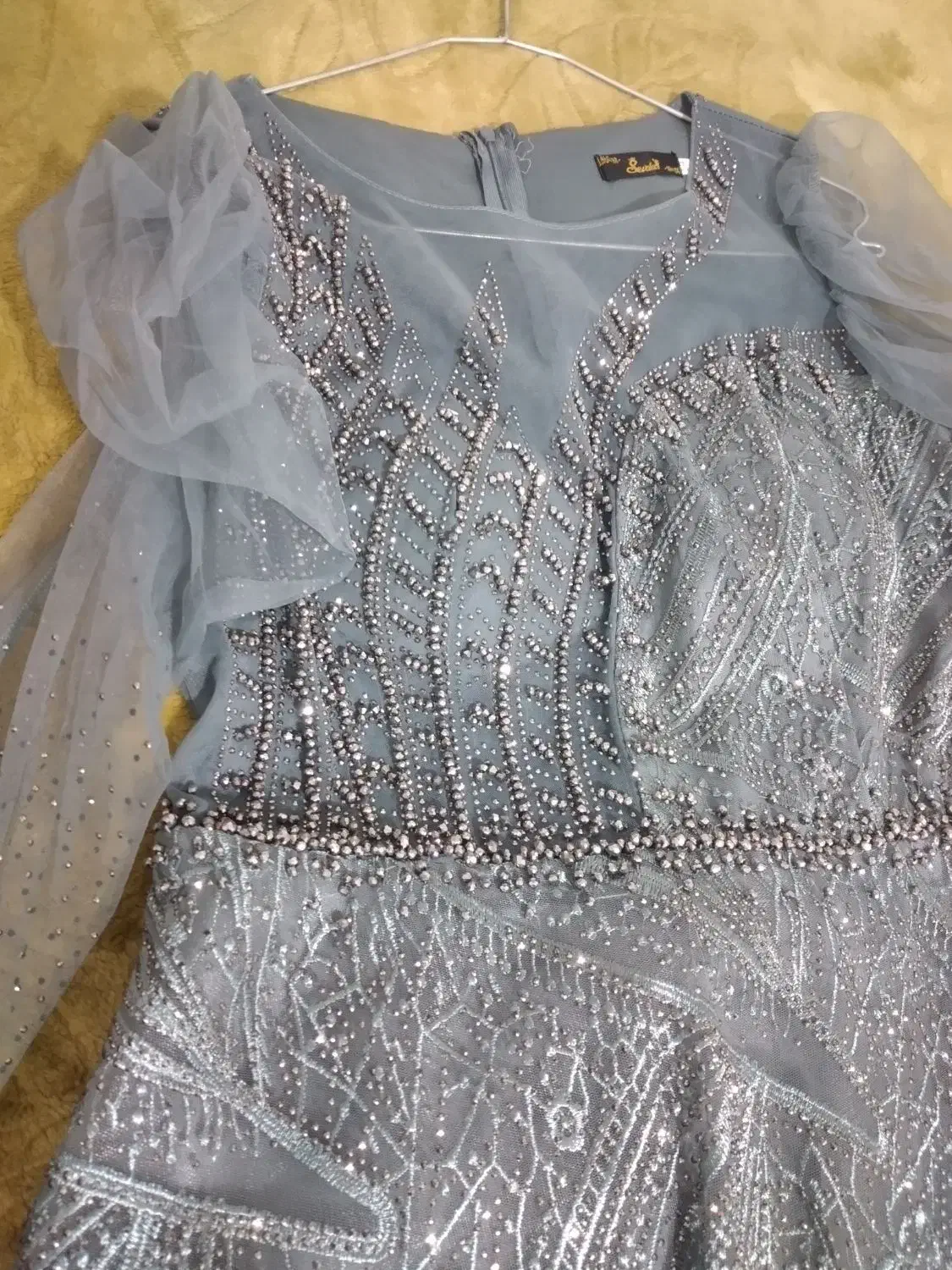 لباس مجلسی|لباس|رومشکان, |دیوار