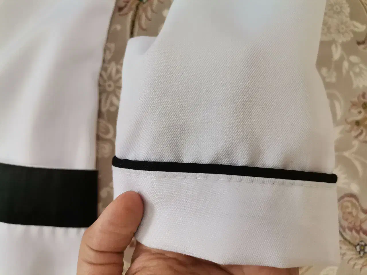 روپوش پزشکی یا پرستاری|لباس|بروجن, |دیوار