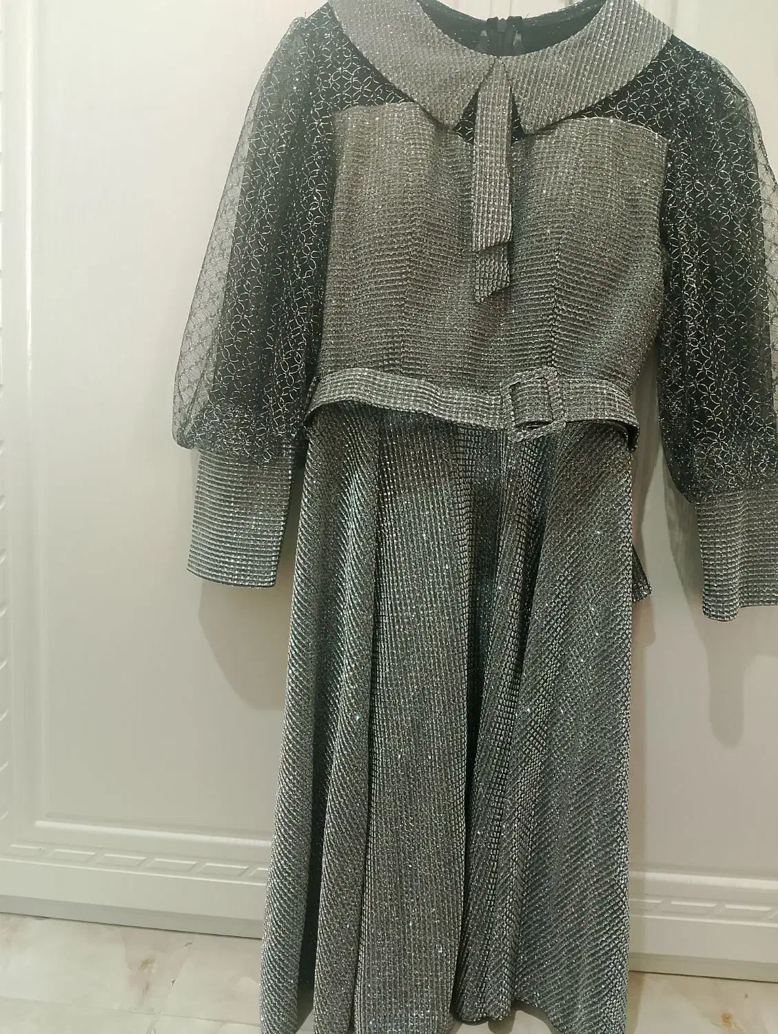 تعدادی لباس|لباس|پاکدشت, پاکدشت (مامازند)|دیوار