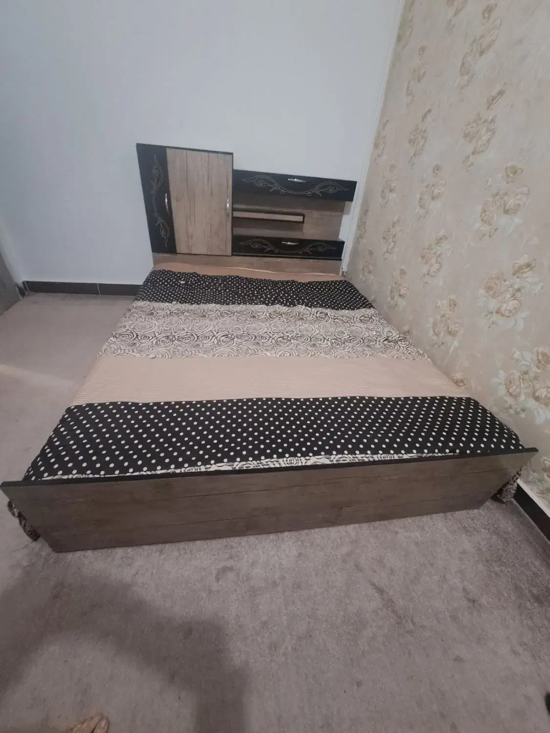 تخت خواب دونفره با تشک خوشخواب|تخت و سرویس خواب|تاکستان, |دیوار