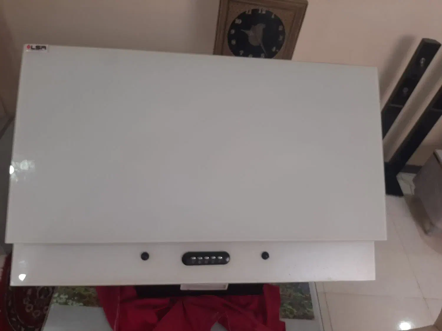 هود السا|هود|اصفهان, کوی ولی عصر|دیوار