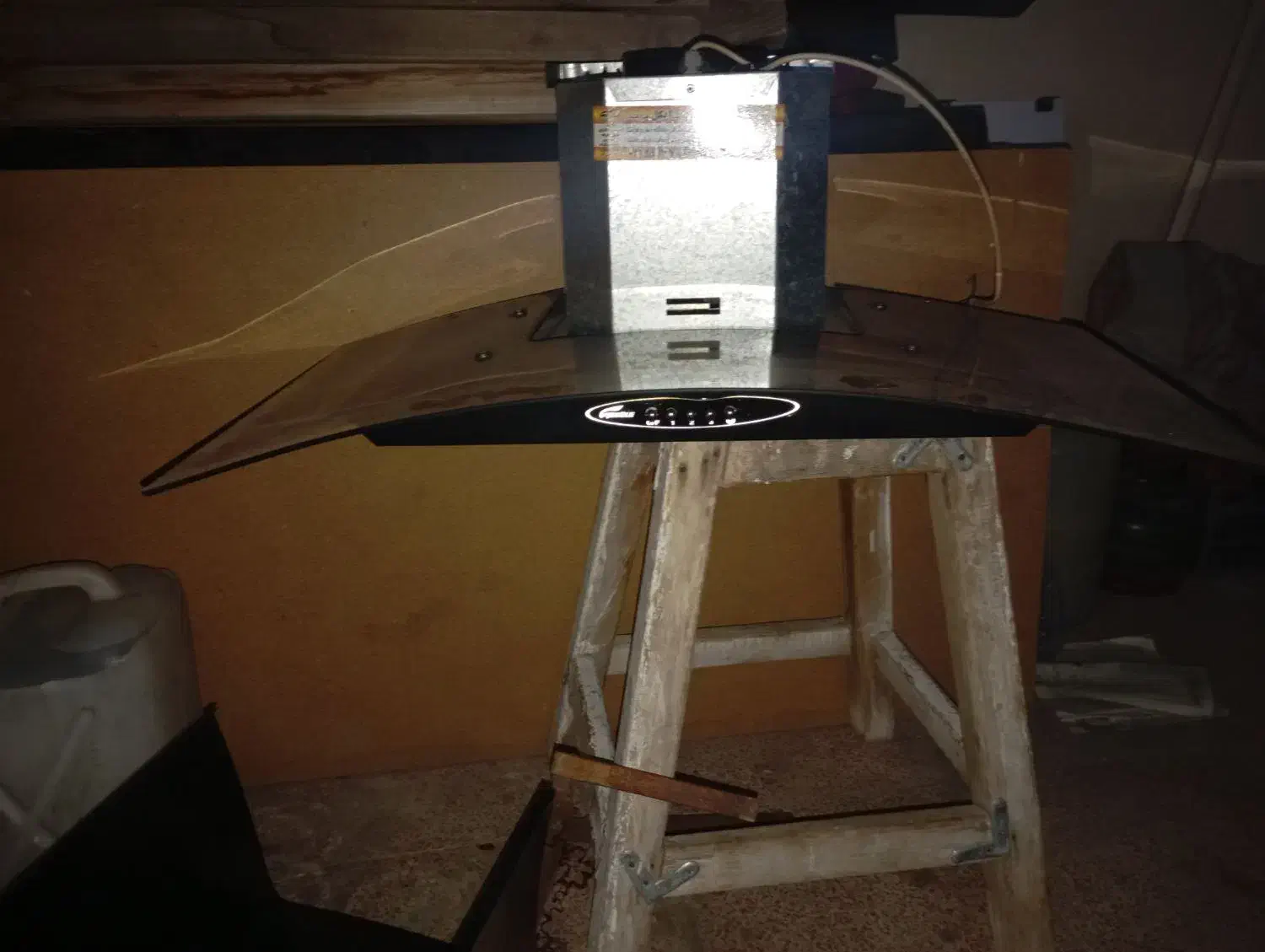 هود|هود|میانه, |دیوار