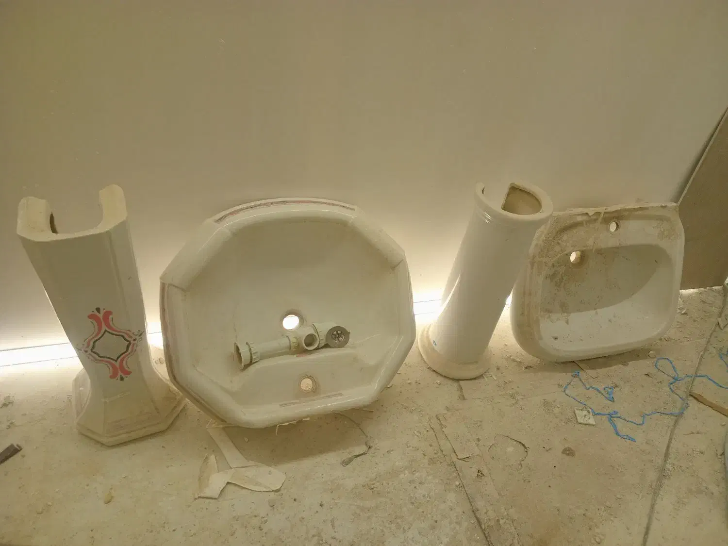 سنگ روشویی در حد نو|لوازم سرویس بهداشتی|مشهد, نیروی هوایی|دیوار