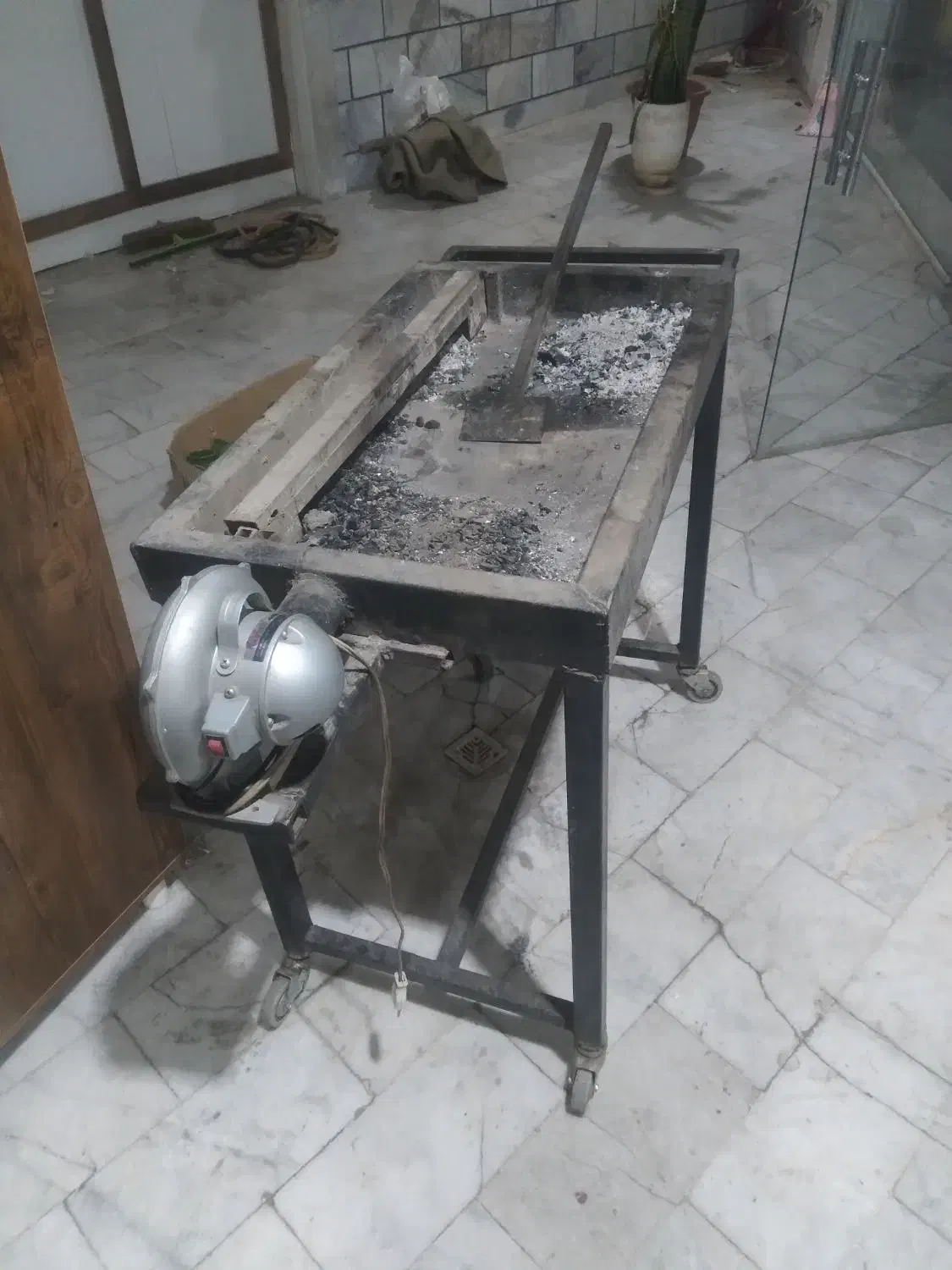 منقل زغالی|کافیشاپ و رستوران|کرج, شهرک نهال و بذر|دیوار