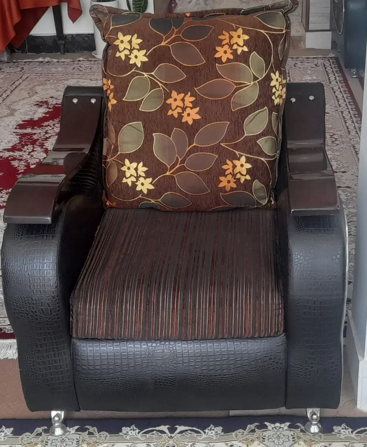 مبل ۷ نفره با میز|مبلمان خانگی و میز عسلی|اقلید, |دیوار