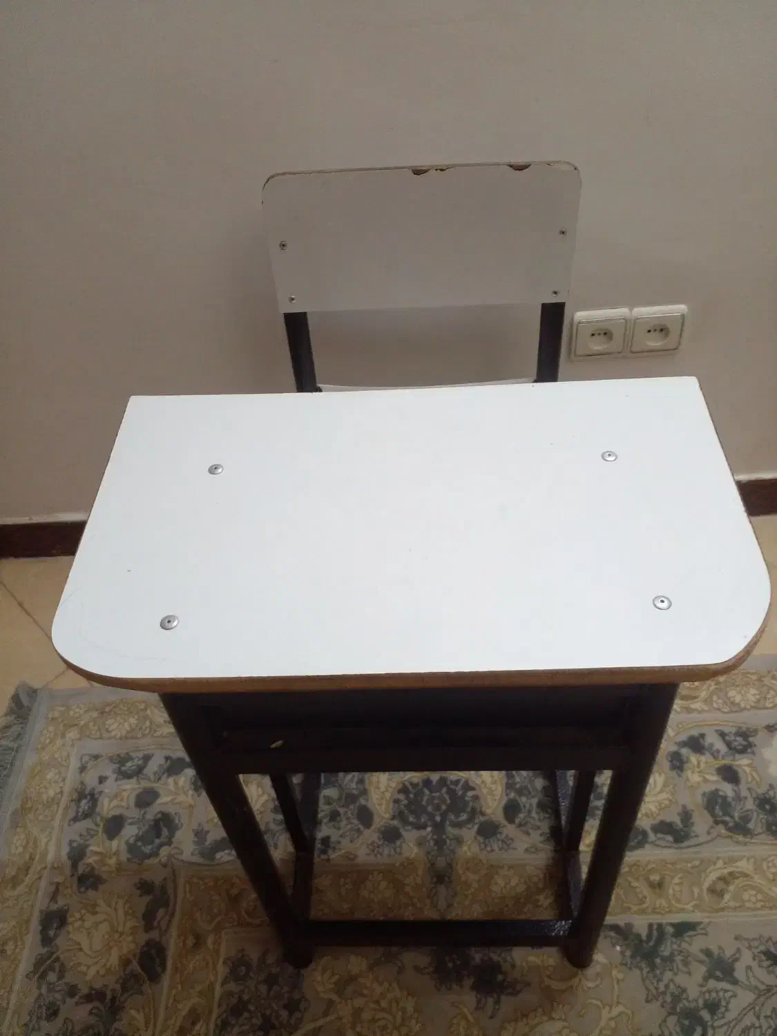 میز تحریر فلزی|میز تحریر و کامپیوتر|تربت جام, تیپ ۳۸ زرهی تربت جام|دیوار