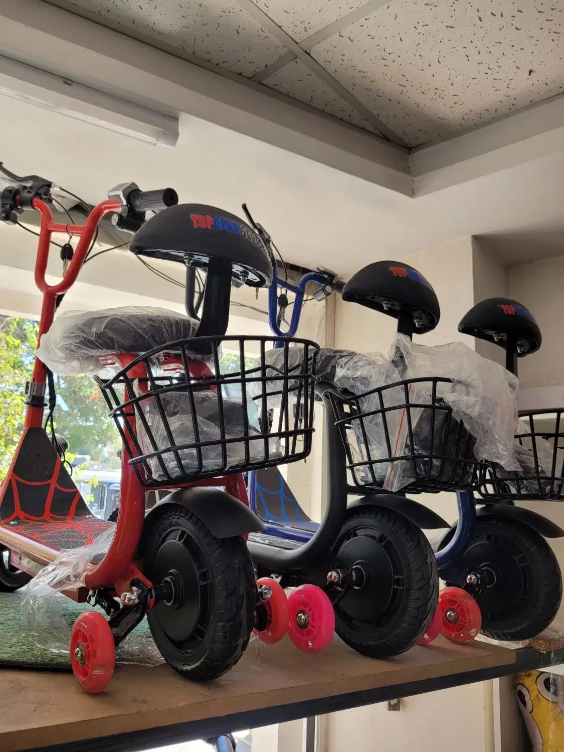 اسکوتر برقی*دیریفت* اسباب بازی هیجان انگیز|دوچرخه، اسکیت، اسکوتر|هشتگرد, شهرک گلها|دیوار