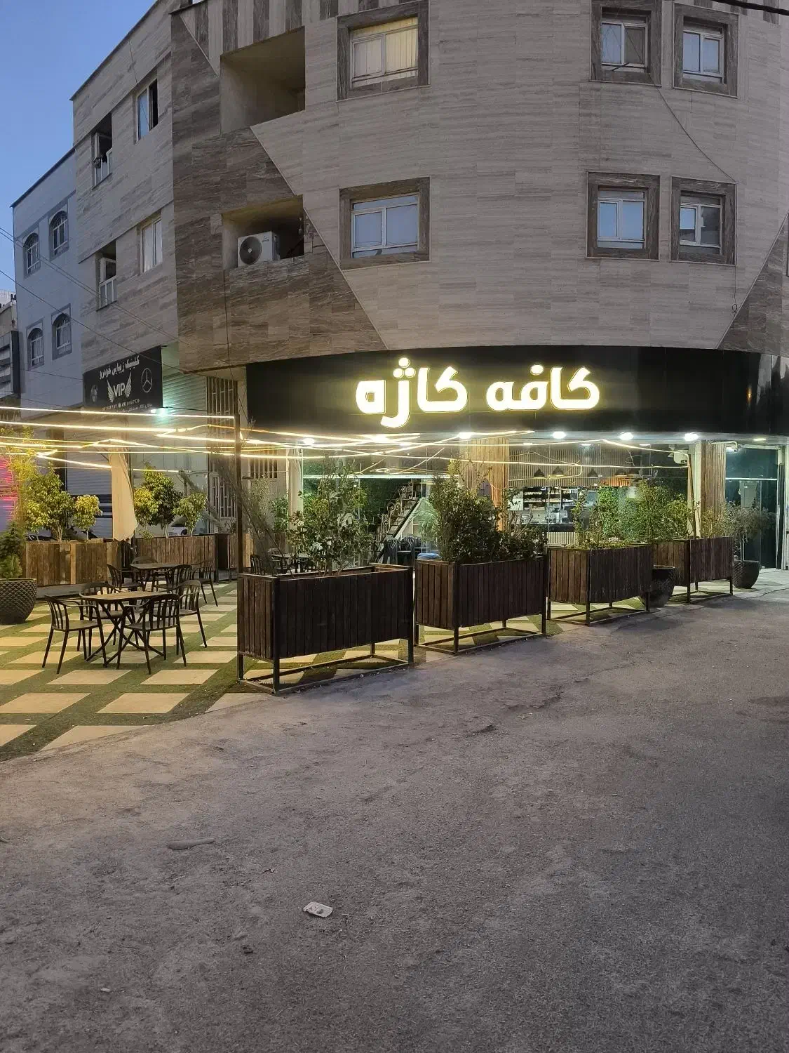 گارسون|استخدام خدمات فروشگاه و رستوران|کازرون, |دیوار