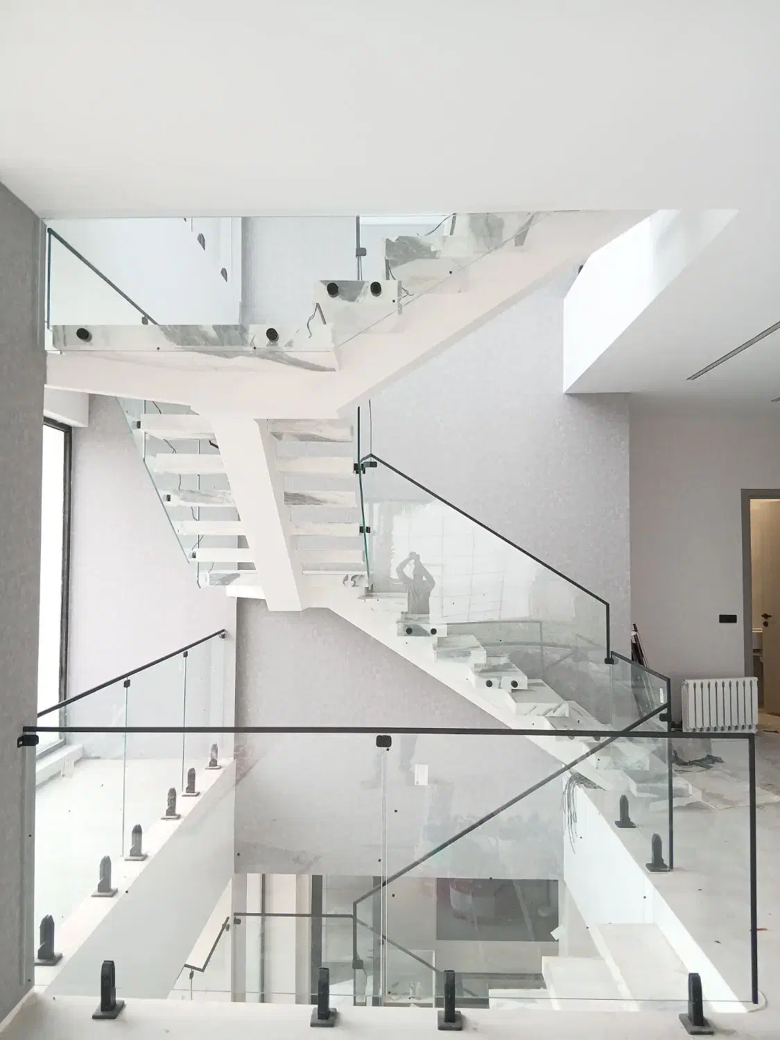 نرده شیشه متری ۲۷۰۰|خدمات پیشه و مهارت|شیراز, چوگیاه|دیوار