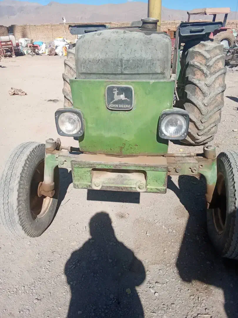 تراکتور و گاوآهن بزرگ|خودرو سنگین|چادگان, |دیوار