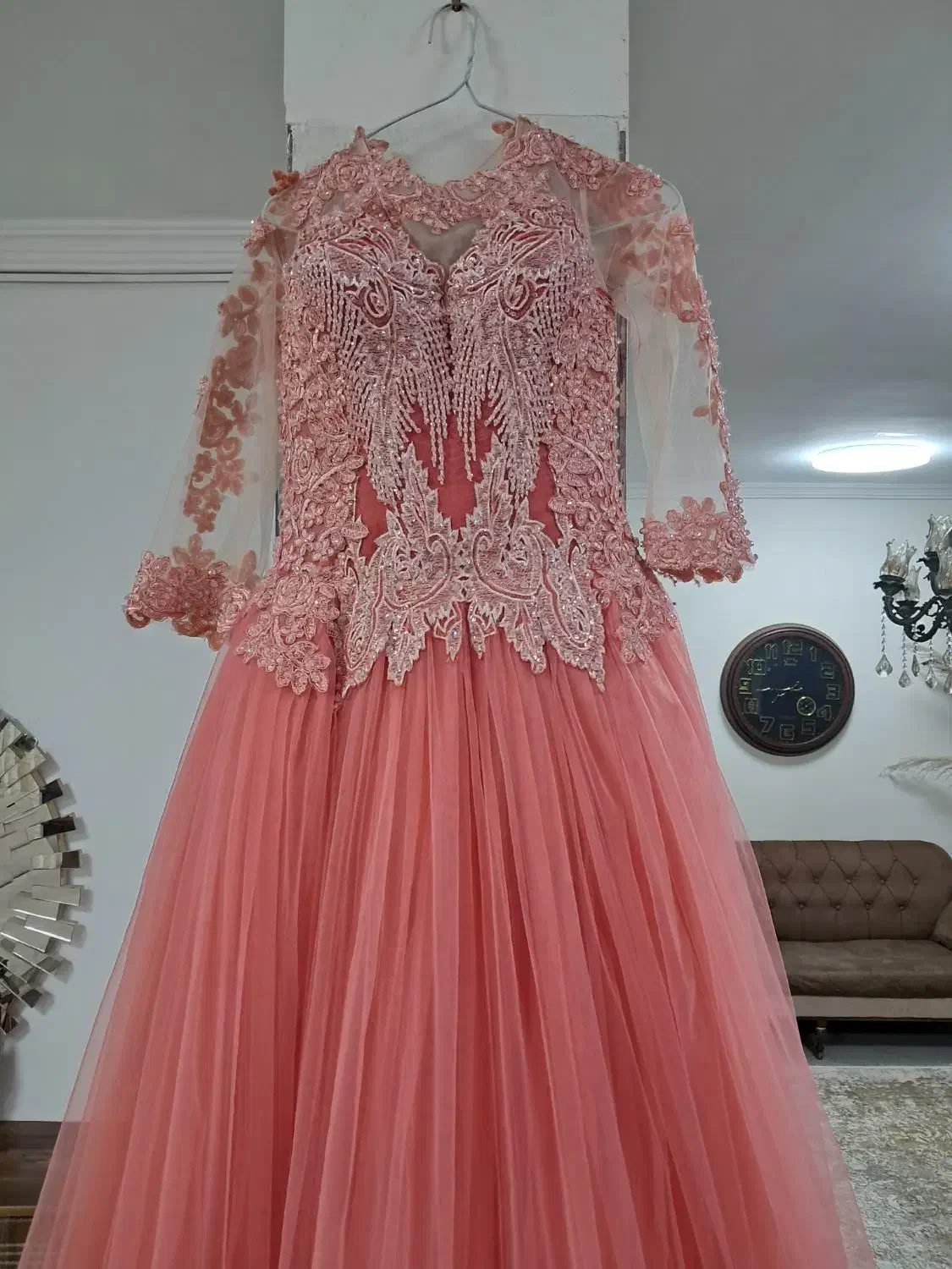 لباس مجلسی|لباس|مسجد سلیمان, |دیوار