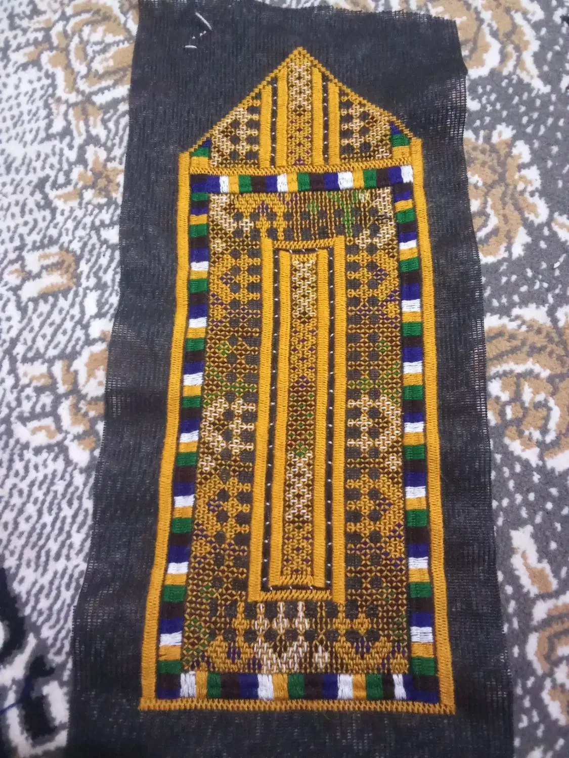 زی استین|لباس|سراوان, |دیوار