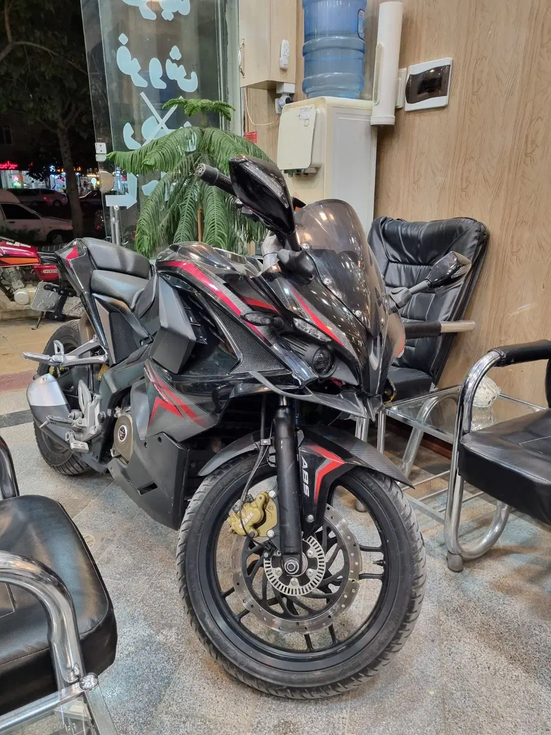 RS200ccخوابیده وکم کار.توضیحات بخون بعدپیام بده|موتورسیکلت|مشهد, شهرک بهارستان|دیوار