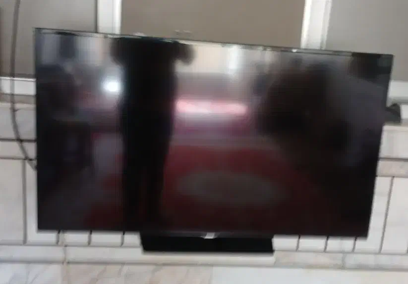 تلویزیون سامسونگ ضربه خورده|تلویزیون و پروژکتور|فلاورجان, |دیوار