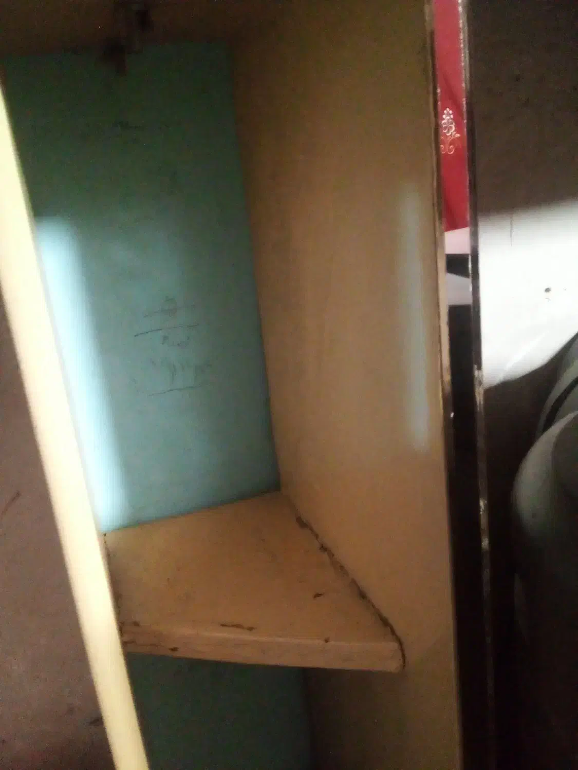 تخت‌بیمار‌.خشک‌.|تشک تختخواب|زاهدان, |دیوار