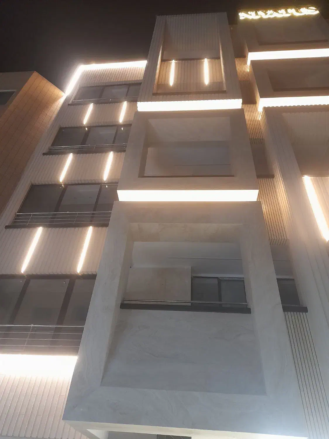 کارگرساده یا حرفه ای نصب کامپوزیت|استخدام معماری، عمران و ساختمانی|اصفهان, شیخ طوسی|دیوار