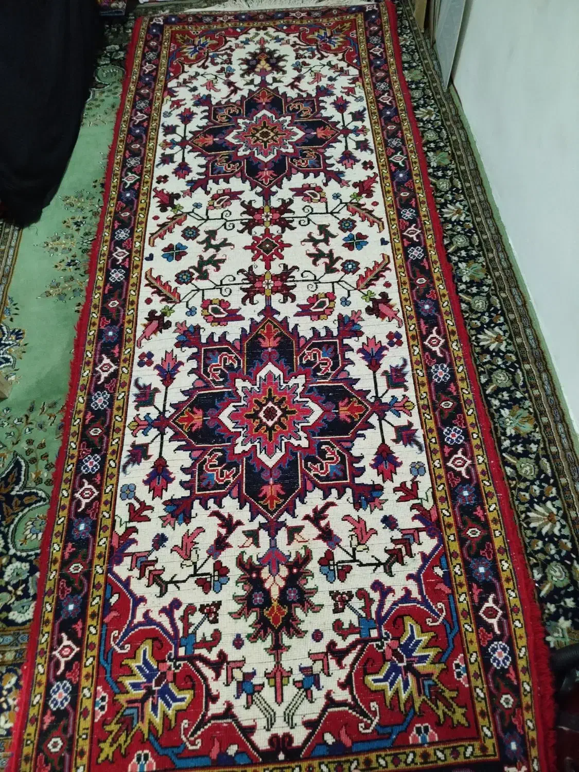 فرش دستبافت هریس.کناره|فرش|اهر, |دیوار