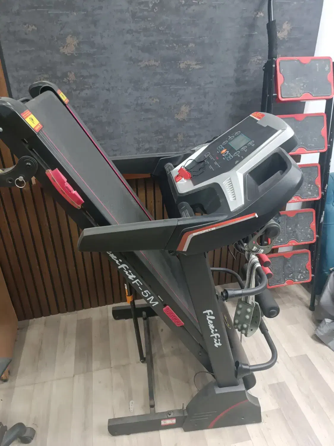 تردمیل در حد نو|تجهیزات ورزشی|گنبد کاووس, |دیوار