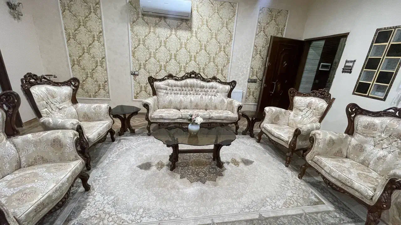 مبل سلطنتی|مبلمان خانگی و میز عسلی|ایوان, |دیوار