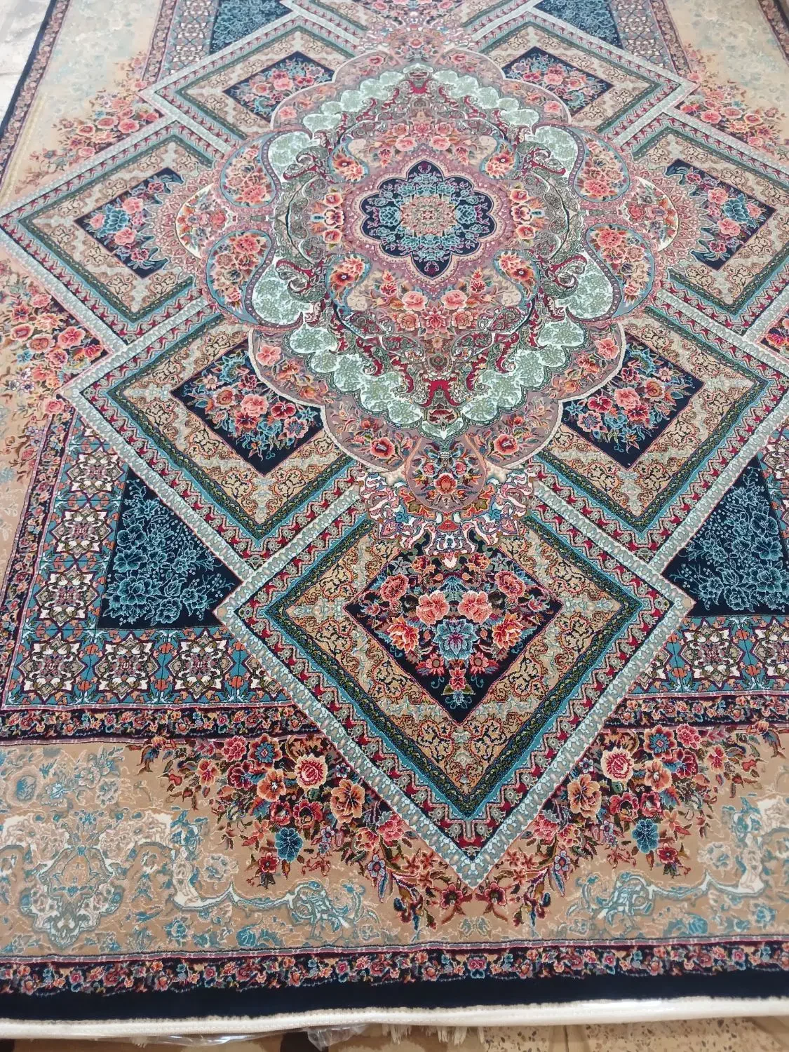 ۲تخته فرش۶متری۷۰۰شانه مناسب جهیزیه|فرش|ورامین, ریحان آباد|دیوار