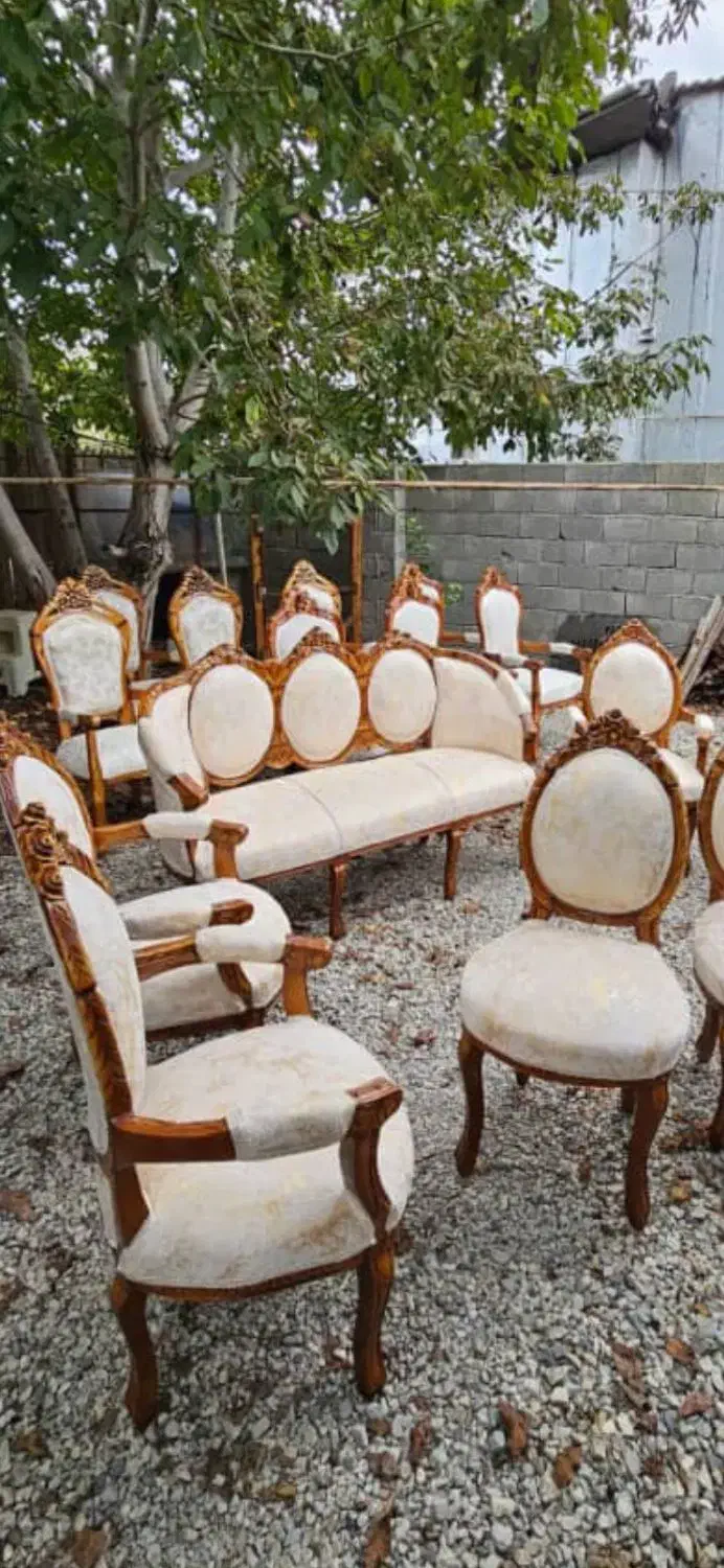 مبل نیو کلاسیک به دلیل تغییر شغل نصف قیمت|مبلمان خانگی و میز عسلی|رامسر, |دیوار