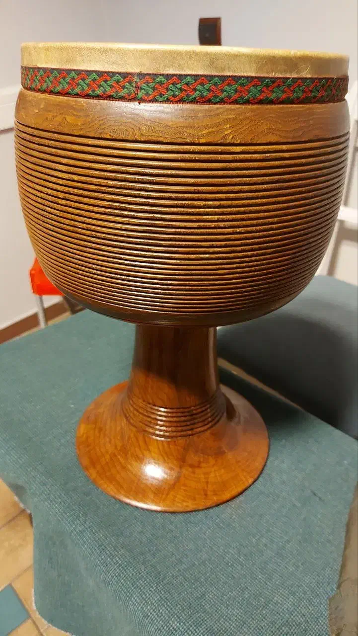 تبک حلمی سی ساله|سازهای سنتی|تهران, هروی|دیوار