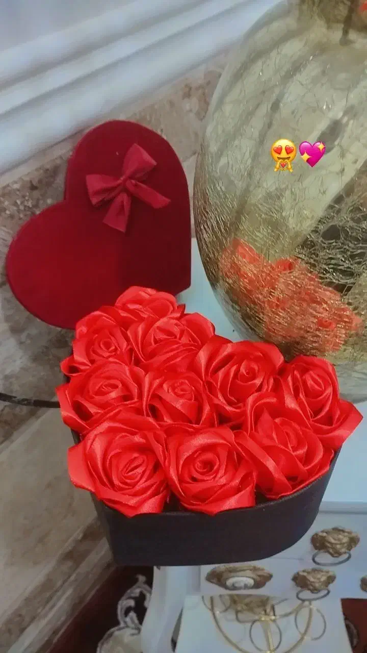 دسته گل روبانی زیبا|گل مصنوعی|زاهدان, |دیوار