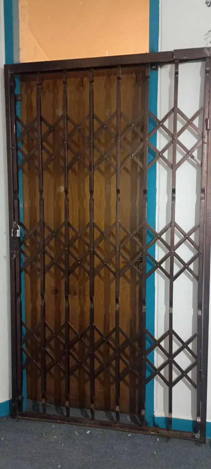 درب اکاردئونی|مصالح و تجهیزات ساختمان|شیراز, جمهوری|دیوار